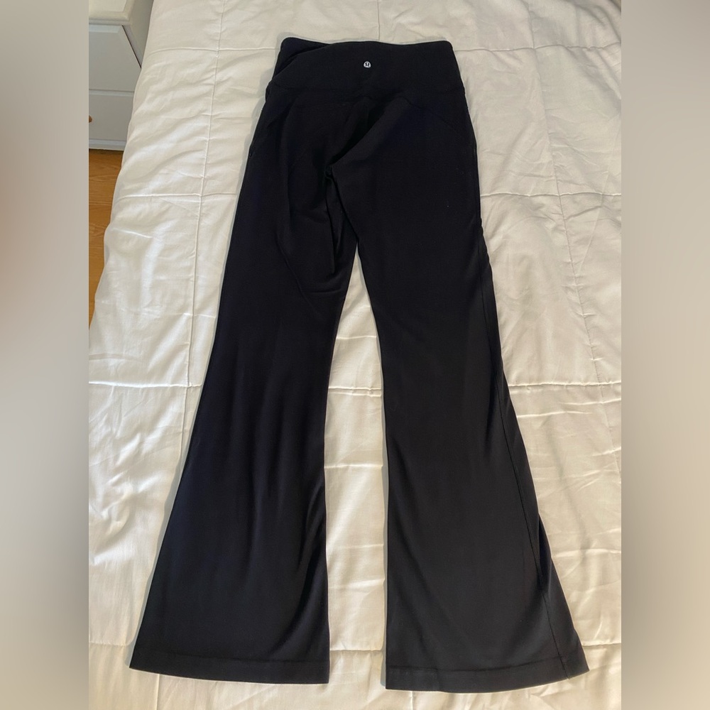Grove Nulu Super-High-Rise Flared Pant women’s Size 6 Lululemon Athletica